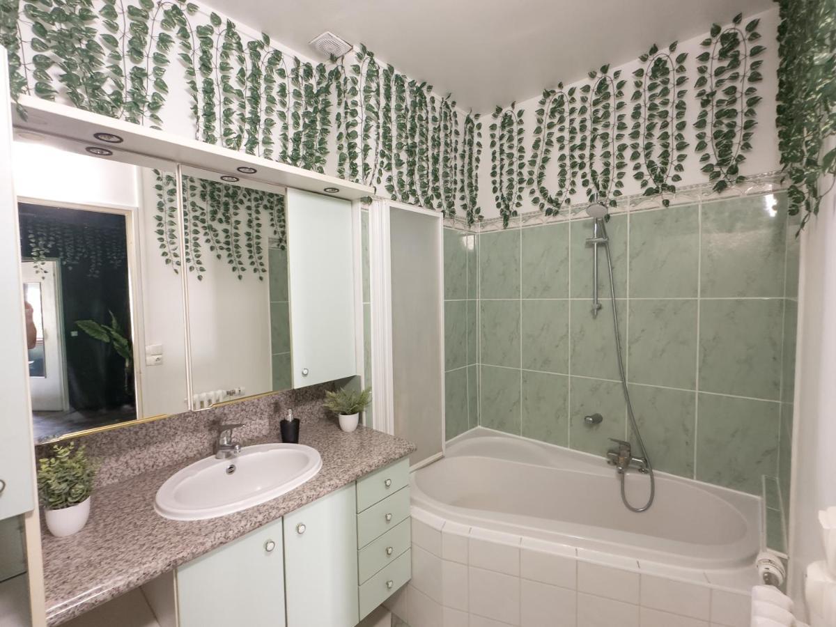 Jungle Urbain- Sauna - Cine - Hamac - Hyper Centre Amiens Dış mekan fotoğraf